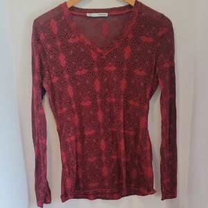 Maurices Size Large Red and Black Patterned Long Sleeve Top